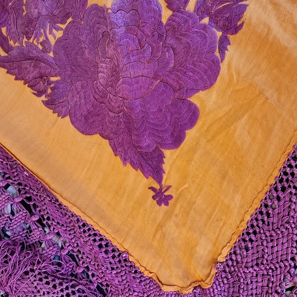 Victorian Silk Embroidered Piano Shawl - Picture 7 of 11